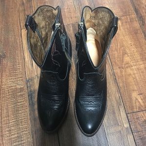 Ariat Darlin short boots